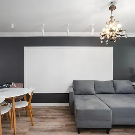 Golden Solidarnosci 64 Apartment *